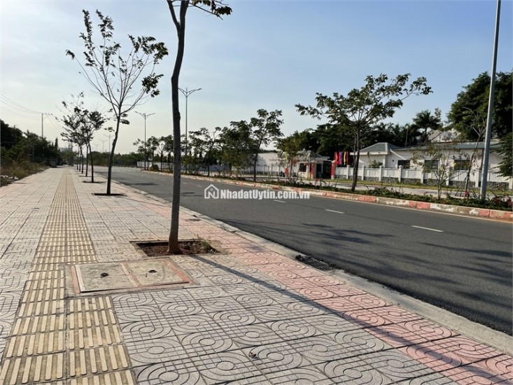 (Chính chủ) Cần bán gấp đất mặt tiền đường Trường Chinh (đường 81)